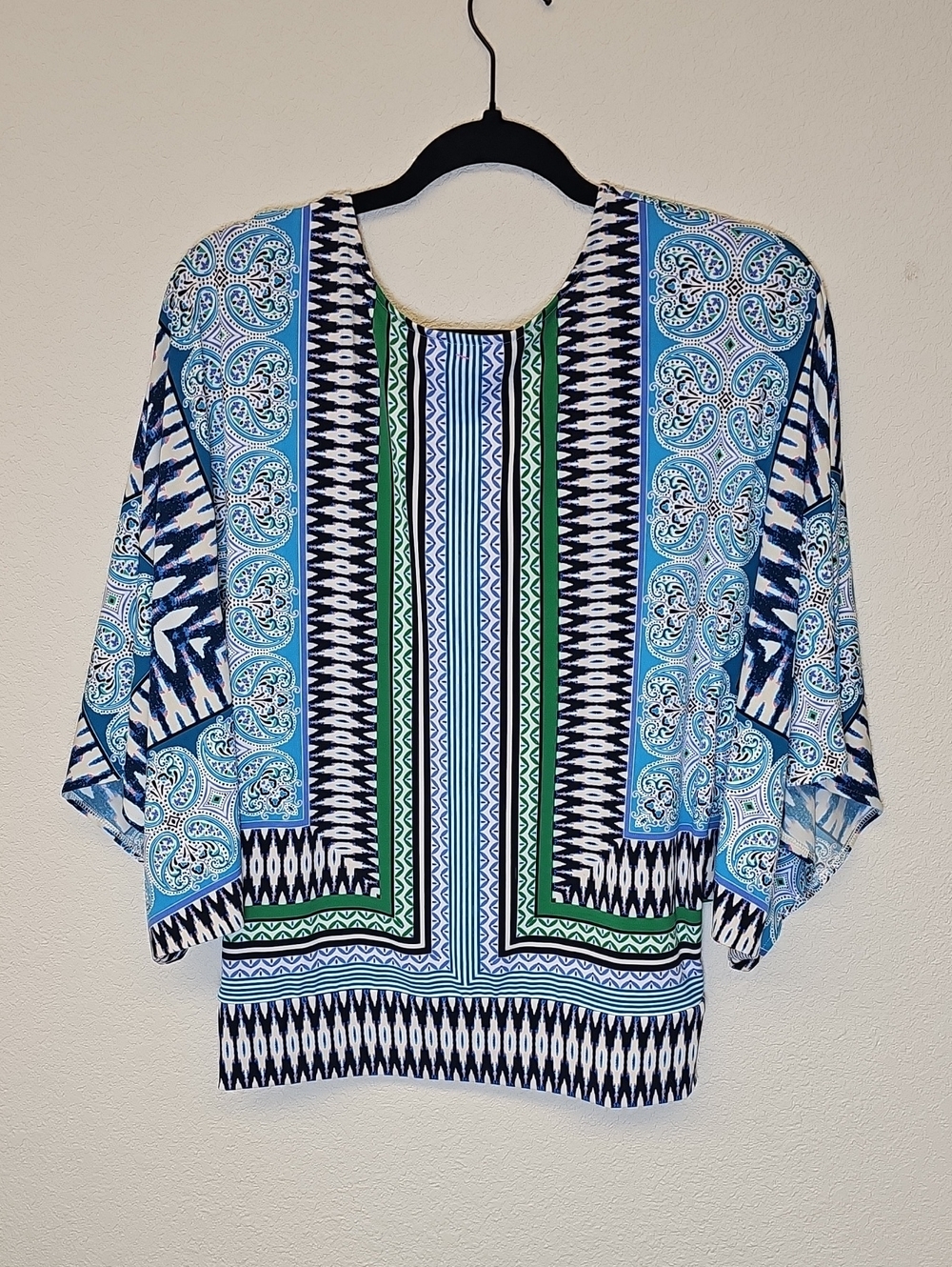 Chico's Blue, Navy & Green Patterned Tunic Top Med/Large Fit. Silky Feel